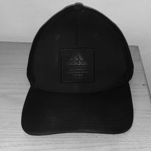 Adidas black snapback Hat (Cap)